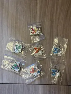 ポケモン　30周年　メタルチャームマスコット　全7種コンプリート　ピカチュウ