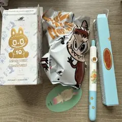 POPMART 10周年 ラブブ　フィギュア　キーホルダー