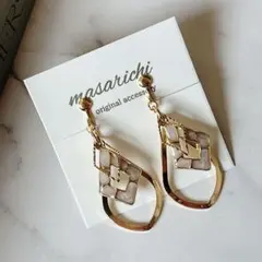 【クリップ イヤリング 】2点目-100円 ピアス 変更可 揺れる ゴールド