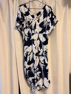 U-ria様専用ROXY ロキシー　花柄 半袖 Vネック ワンピース