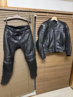 クシタニ　レザージャケット　パンツ　パンチングのサムネイル