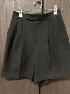 GU Wタックショートパンツ S