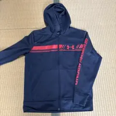 Under Armour ブラックパーカー