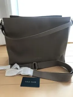 COLE HAAN ショルダーバッグ グレージュのサムネイル
