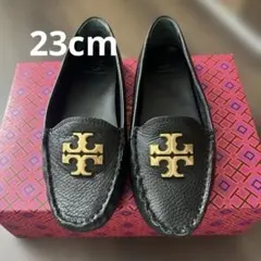 【新品】Tory Burch ブラックローファー　6Mのサムネイル