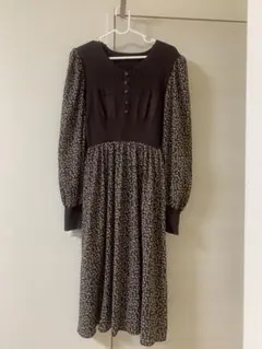 フラワープリント ダークブラウン ワンピース