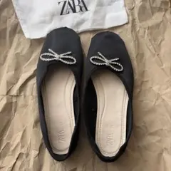 ZARA ビジューリボン フラットシューズ ブラック 35のサムネイル