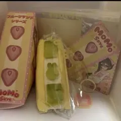 MoMo モモ スクイーズ フルーツサンドイッチ チェリー - メルカリ
