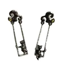 レトロ　アンティーク　シルバー　ねこ　猫　ネコ　ピアス　個性的