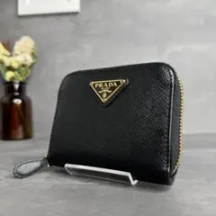【美品】PRADA サフィアーノ ラウンドジップ カードケーストライアングル