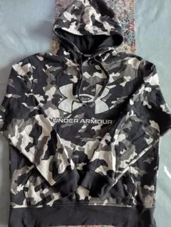 UNDER ARMOUR 迷彩パーカー SM（160くらい）
