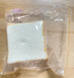 kikiスクイーズ　kikisquishy XL 2枚食パン　生クリーム