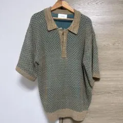 SOERTE ニットポロシャツ ベージュ×ブルーのサムネイル
