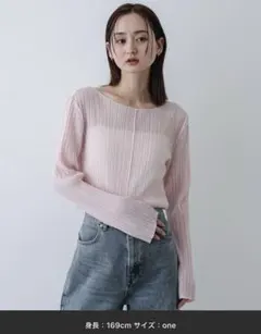 スラブシアープリーツトップ　ピンク　新品未使用