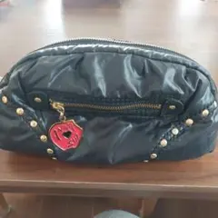 ANNA SUI 黒 ナイロンポーチ ハートチャーム付き