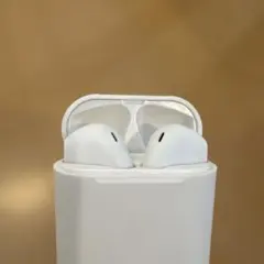 ワイヤレスイヤホン　本体 ホワイト 充電ケース付き