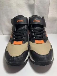 asics 秋冬スニーカー　ハイカット　23.5 アシックス