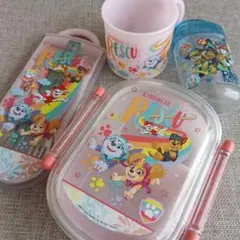 パウパトロール お弁当セット お弁当箱 コップ　カトラリーセット　お手拭き入れのサムネイル