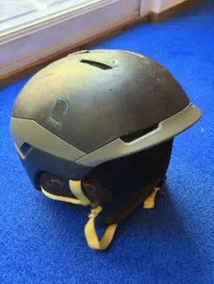 サロモン スキー・スノーボードヘルメット クエスト？