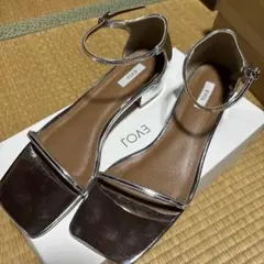 新品 EVOLシルバー アンクルストラップサンダルのサムネイル