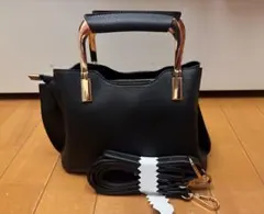 ハンドバッグ ブラック　フェイクファー&ショルダーストラップ付き