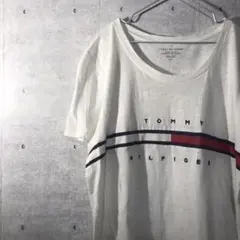 トミーヒルフィガー Tシャツ　刺繍ロゴ　ホワイト　Ｌ相当　古着　半袖　ライン