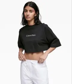 カルバンクライン クロップド丈Tシャツのサムネイル