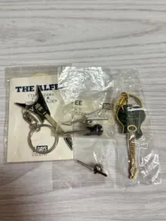 THE ALFEE 高見沢俊彦 ギター キーホルダー ピンバッジ セットのサムネイル