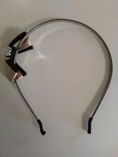 ベージュと黒のリボンカチューシャ