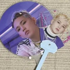 ヒョンソク　うちわ