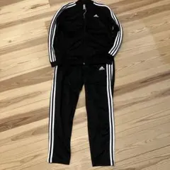 アディダス　トレーニングウェア