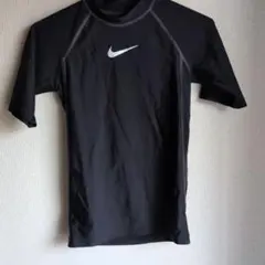 Nike ブラック ラッシュガード 半袖