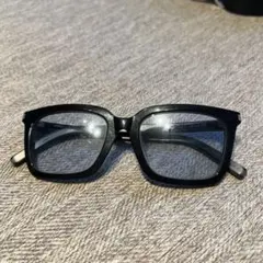 【さらに値下げします】SAINT LAURENT スクエアサングラス ブラックのサムネイル