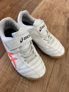 アシックス サッカー トレーニングシューズ