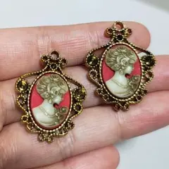 足カット済　2個セット　カメオ　ヴィンテージボタン　ゴールド