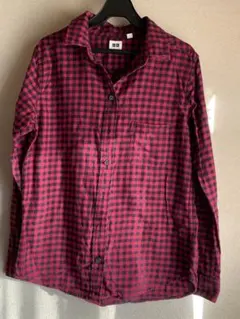 ユニクロ赤と黒のチェックネルシャツ 長袖