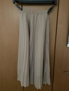GU ベージュ プリーツスカート　M