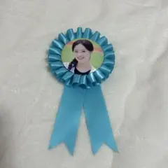 Niziu リオ ロゼット缶バッジ