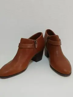 未使用級☆箱付き Clarks 本革 22.5cm ブラウン ブーティ