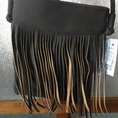 スエード　フリンジ　ミニショルダーバッグ　タッセル　レザー調　エスニック　個性的