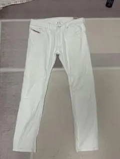 Diesel ホワイト スリムフィットデニム