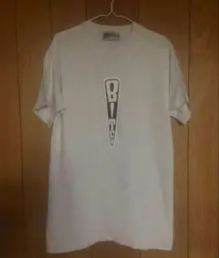 90s bitch skateboards Tシャツ