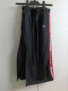 TRY BEST スリット入り黒スカート