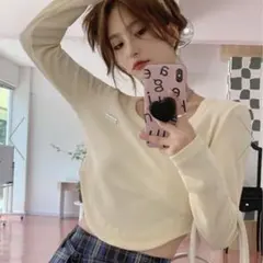 新品未使用❣️クロップシャツ　ベーリーペスカ　長袖　アイボリー　控えめへそだしのサムネイル