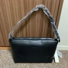 新品　未使用　HVISK ショルダーバッグ 黒 ヴィーガンレザー　新品だが傷