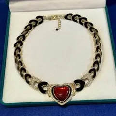 ヴィンテージ デザイン　アクセサリー　ネックレス　ゴールド　ブラック　ハート