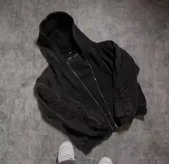 刺繍入り ブラック フード付きパーカー