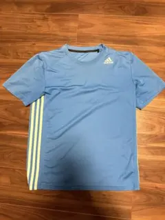 adidas フィットネスシャツ　Mサイズ