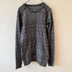 長袖グレー系パターントップス　指穴つき　ユニセックス