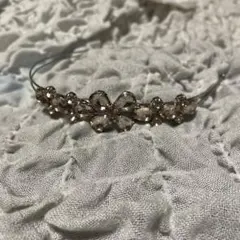 クリスタル装飾 シルバーヘアバンド　新品　タグなし